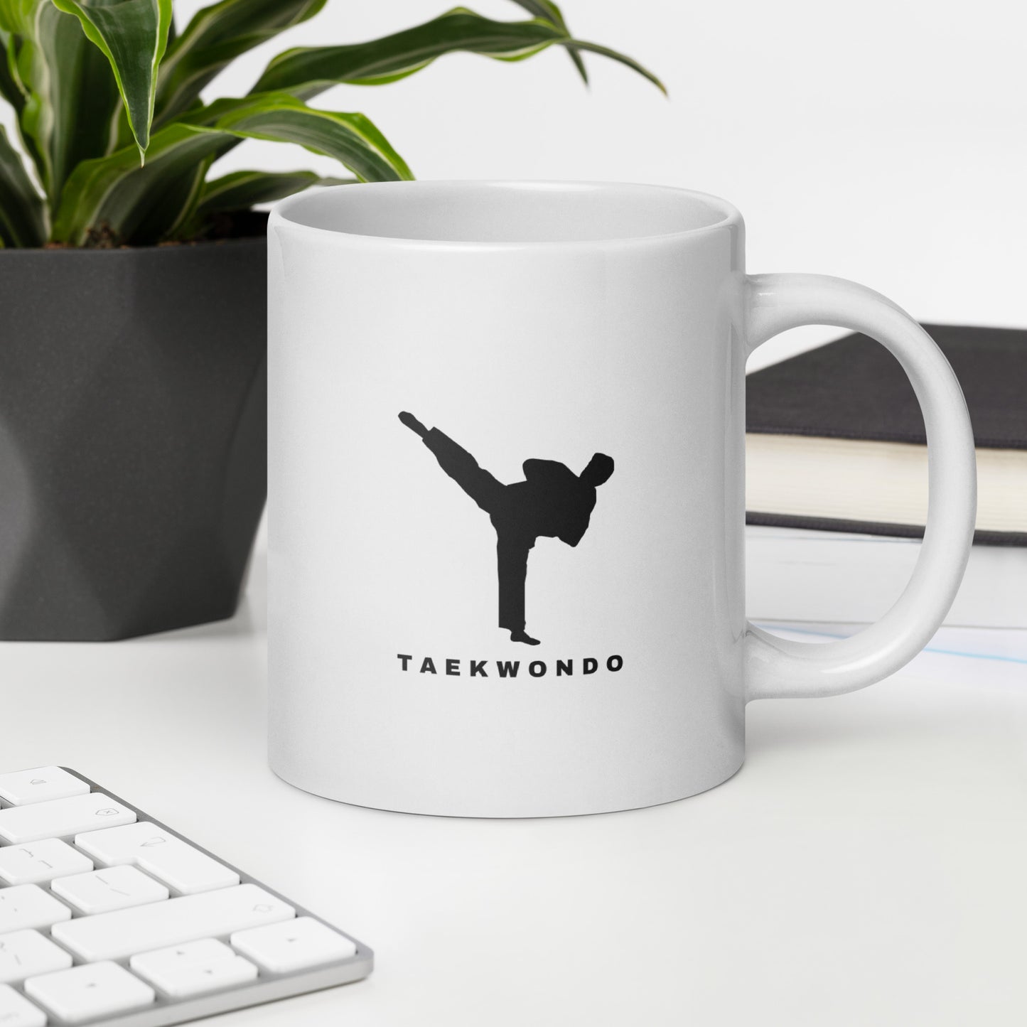 White glossy mug Taekwondo Theme : TAEKWONDO